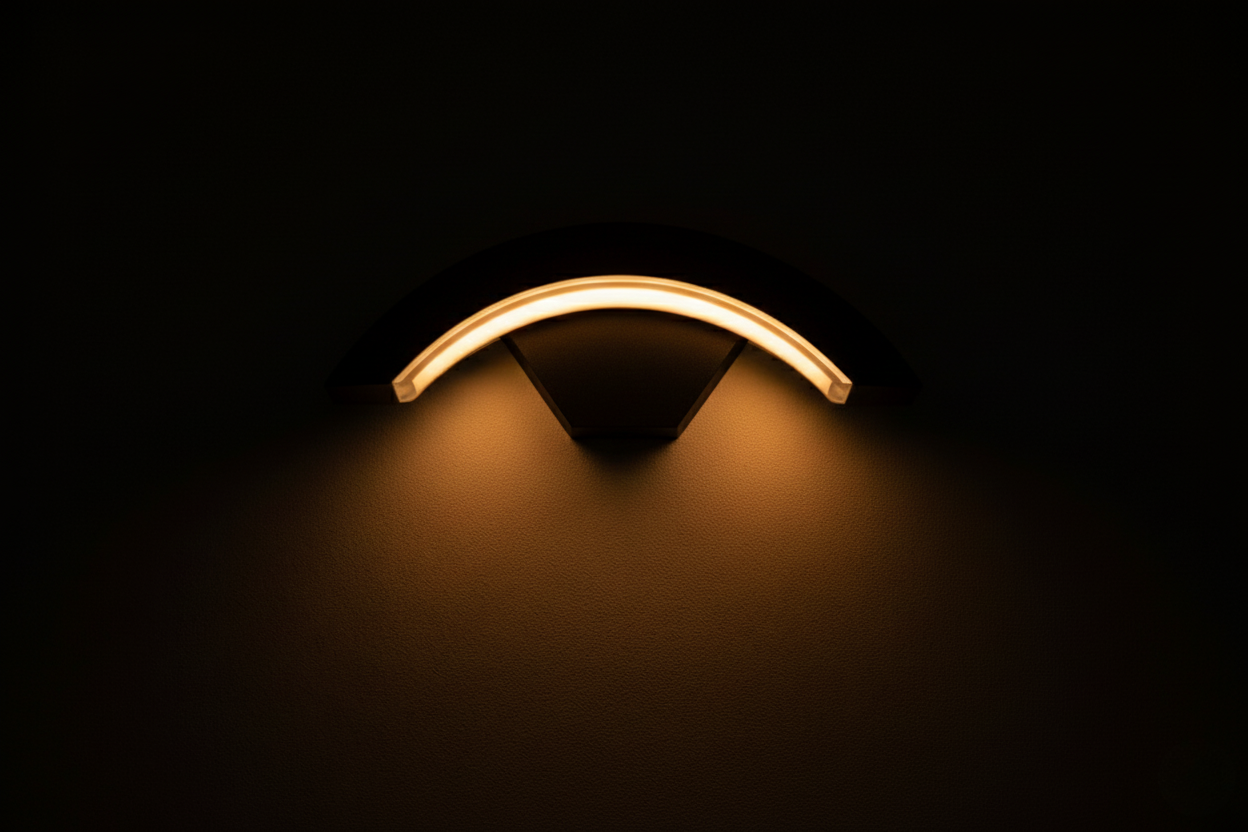 Classic Curved LED Outdoor Wall Light with Down Lighting Effect – Wall Mounted Porch & Patio Sconce