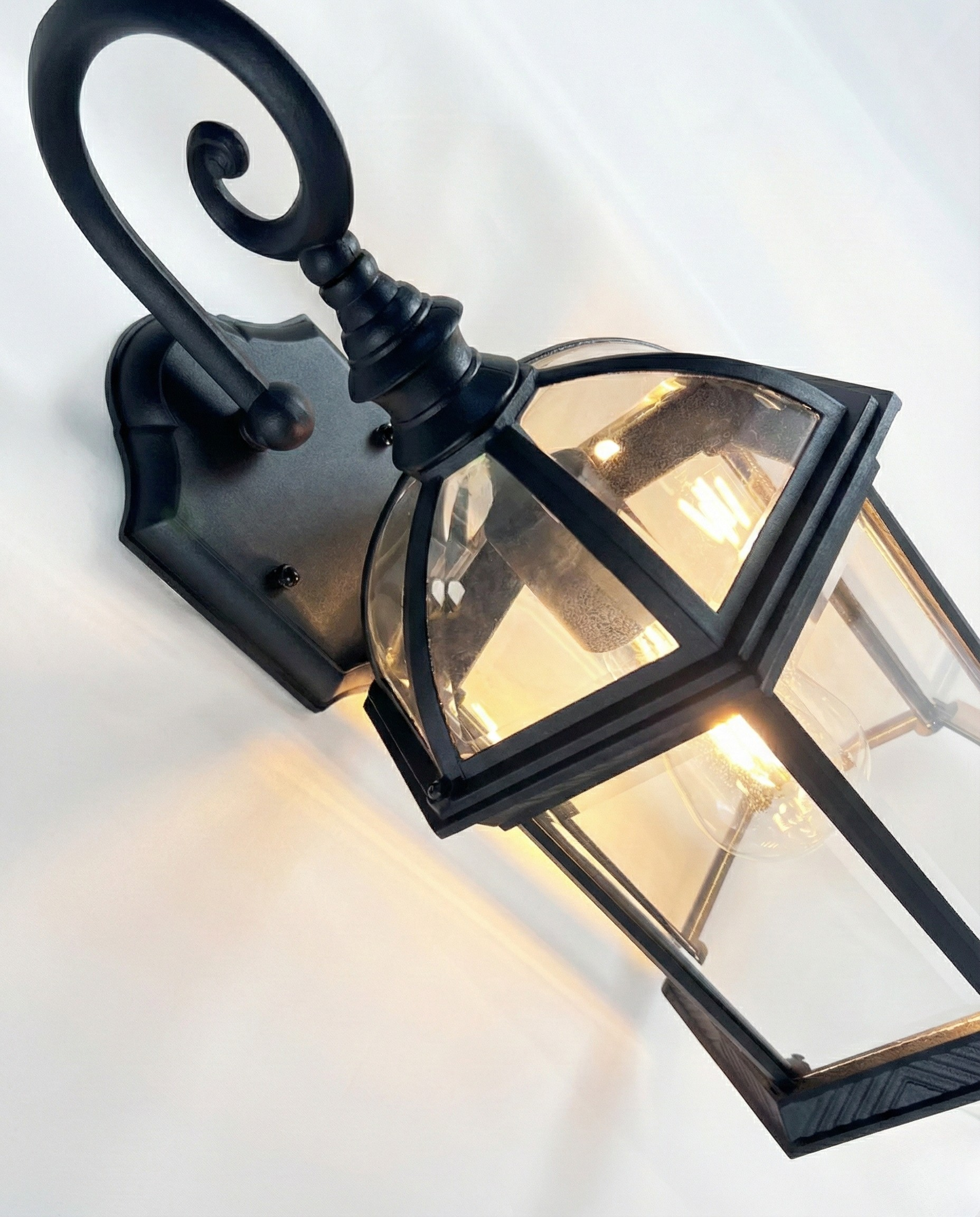 Retro Outdoor Wall Lamp