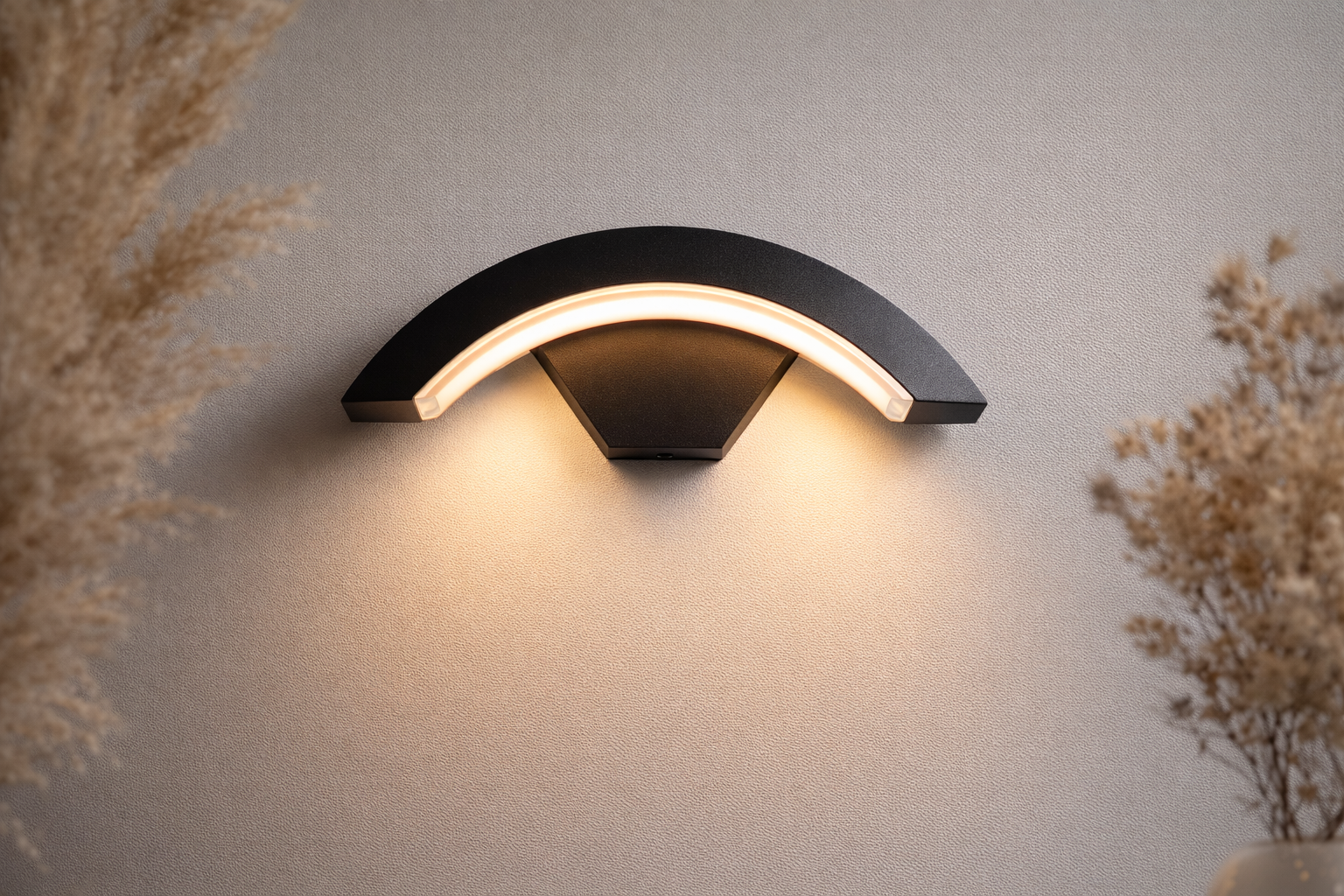 Classic Curved LED Outdoor Wall Light with Down Lighting Effect – Wall Mounted Porch & Patio Sconce